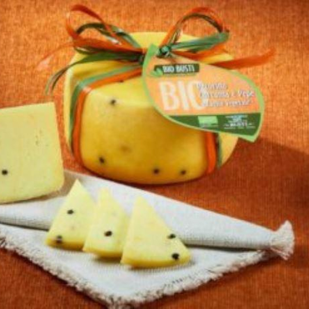 PECORINO BIO CURCUMA E PEPE A CAGLIO VEGETALE